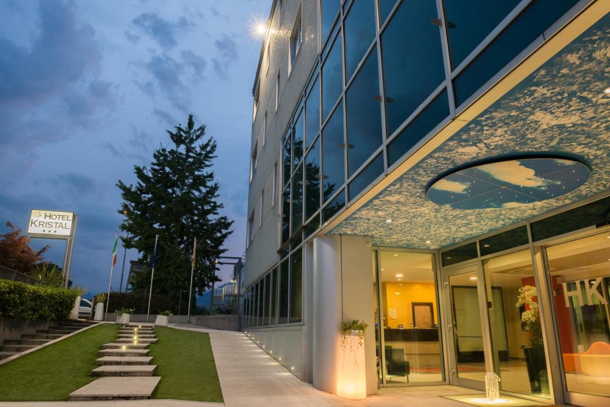 Hotel Kristal 3 Stelle Superior Zane Ngoại thất bức ảnh