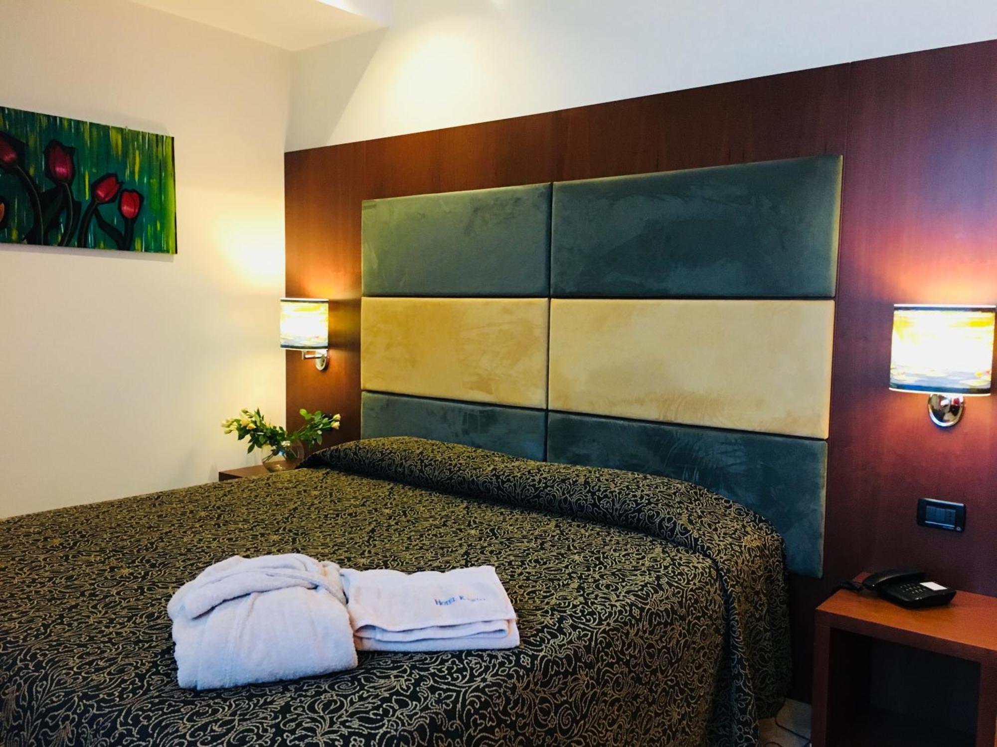 Hotel Kristal 3 Stelle Superior Zane Ngoại thất bức ảnh